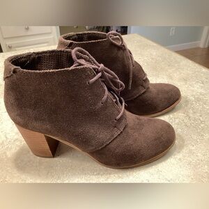 Toms suede women’s Booties chocolate brown size 9 boots